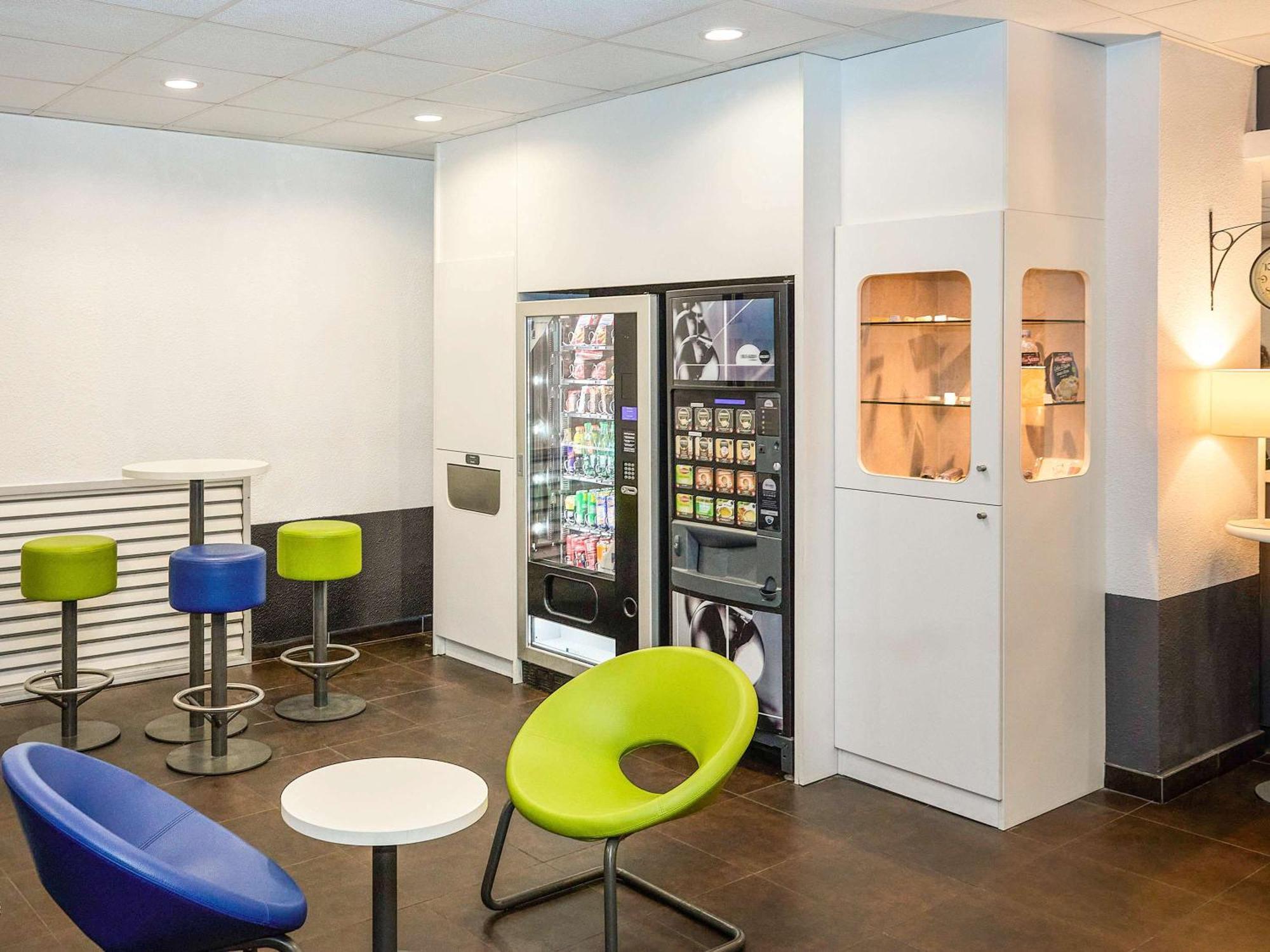 Ibis Budget Lille Gares Vieux-Lilla Esterno foto