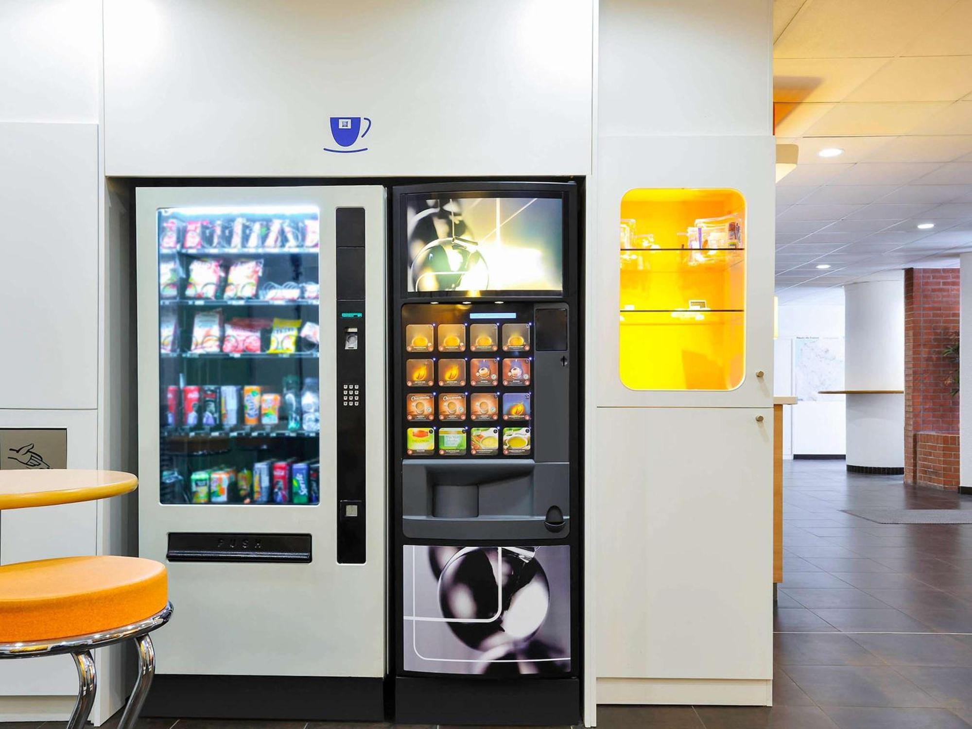 Ibis Budget Lille Gares Vieux-Lilla Esterno foto