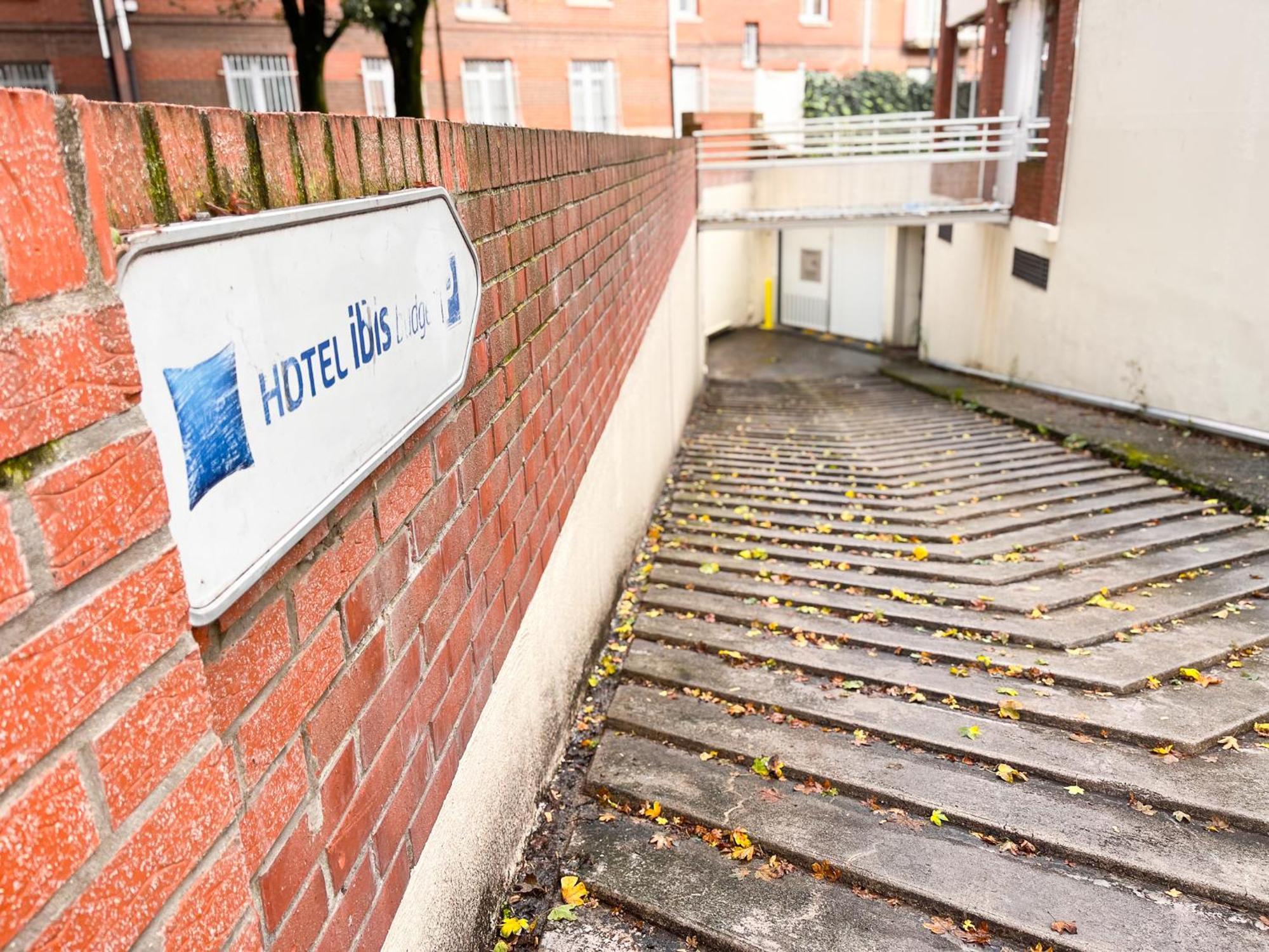 Ibis Budget Lille Gares Vieux-Lilla Esterno foto